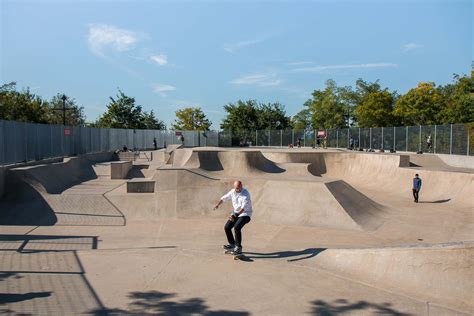 Skate park near me - Here you can find skateparks and skate spots near you. Filter by your location and you will see what skateparks and skate spots other skateboarders have uploaded. If you can't find any near you - add some that you know and tell your local community to do the same! You will be surprised what spots there are near you. 
